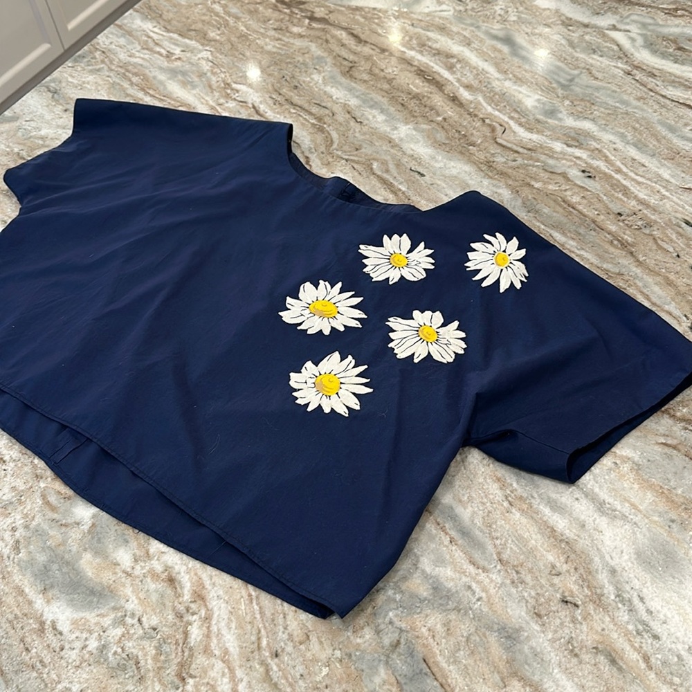 Navy Blue Daisy Embroidered Women's Short Sleeve Top